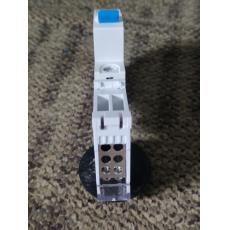 4孔多線綜結器+單極空氣開關 便商取貨